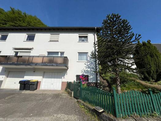 Doppelhaushälfte zum Kauf 219.000 € 7 Zimmer 163 m² 837 m² Grundstück Plettenberg 58840