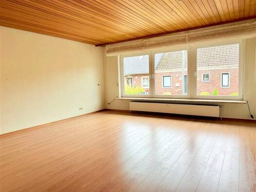 Wohnung zur Miete 950 € 3 Zimmer 117 m² frei ab sofort Haxtum Aurich 26605