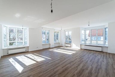 Wohnung zur Miete 700 € 5 Zimmer 147 m² frei ab sofort Lindenstr Freilassing Freilassing 83395