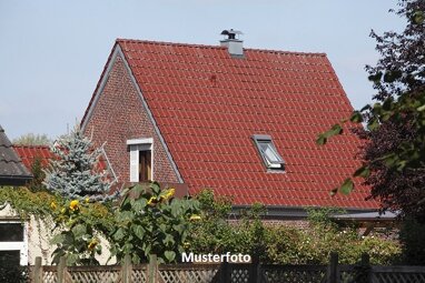 Einfamilienhaus zum Kauf Zwangsversteigerung 203.000 € 8 Zimmer 237 m² 725 m² Grundstück Kaltenbronn Gernsbach 76593