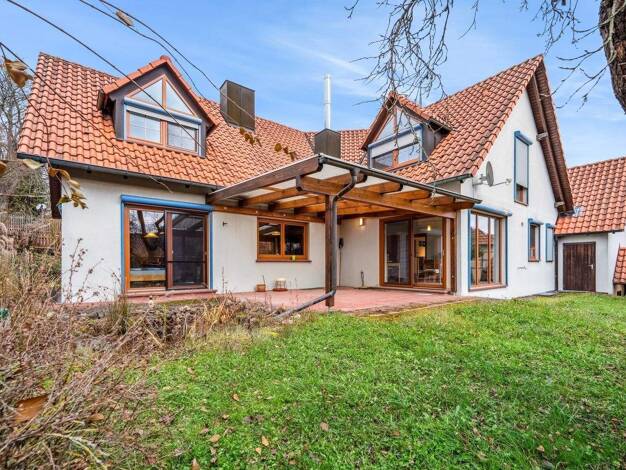 Einfamilienhaus zum Kauf 1.000.000 € 12 Zimmer 400 m² 2.061 m² Grundstück Güntersleben 97261