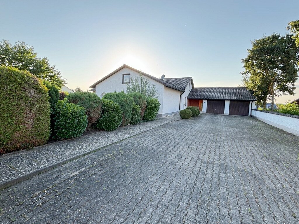 Bungalow zum Kauf 479.000 € 5 Zimmer 129 m²<br/>Wohnfläche 1.131 m²<br/>Grundstück Geiselhöring Geiselhöring 94333