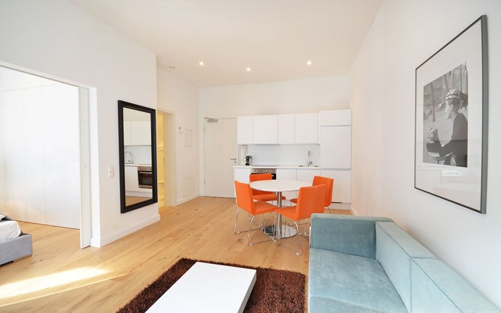 Wohnung zur Miete Wohnen auf Zeit 2.100 € 2 Zimmer 37 m²<br/>Wohnfläche 02.11.2024<br/>Verfügbarkeit Cranachstraße Sachsenhausen - Nord Frankfurt am Main 60596