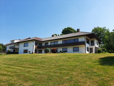 Villa zum Kauf 10 Zimmer 342 m² 2.573 m² Grundstück Königsberger Straße 24 Krumbach Krumbach (Schwaben) 86381