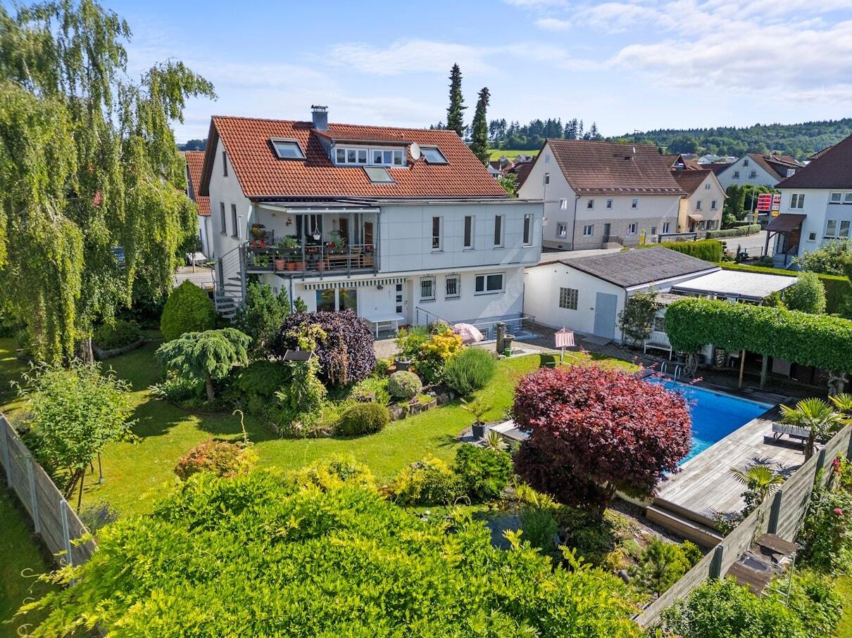 Mehrfamilienhaus zum Kauf 995.000 € 8,5 Zimmer 270 m²<br/>Wohnfläche 1.003 m²<br/>Grundstück Neufrach Salem 88682
