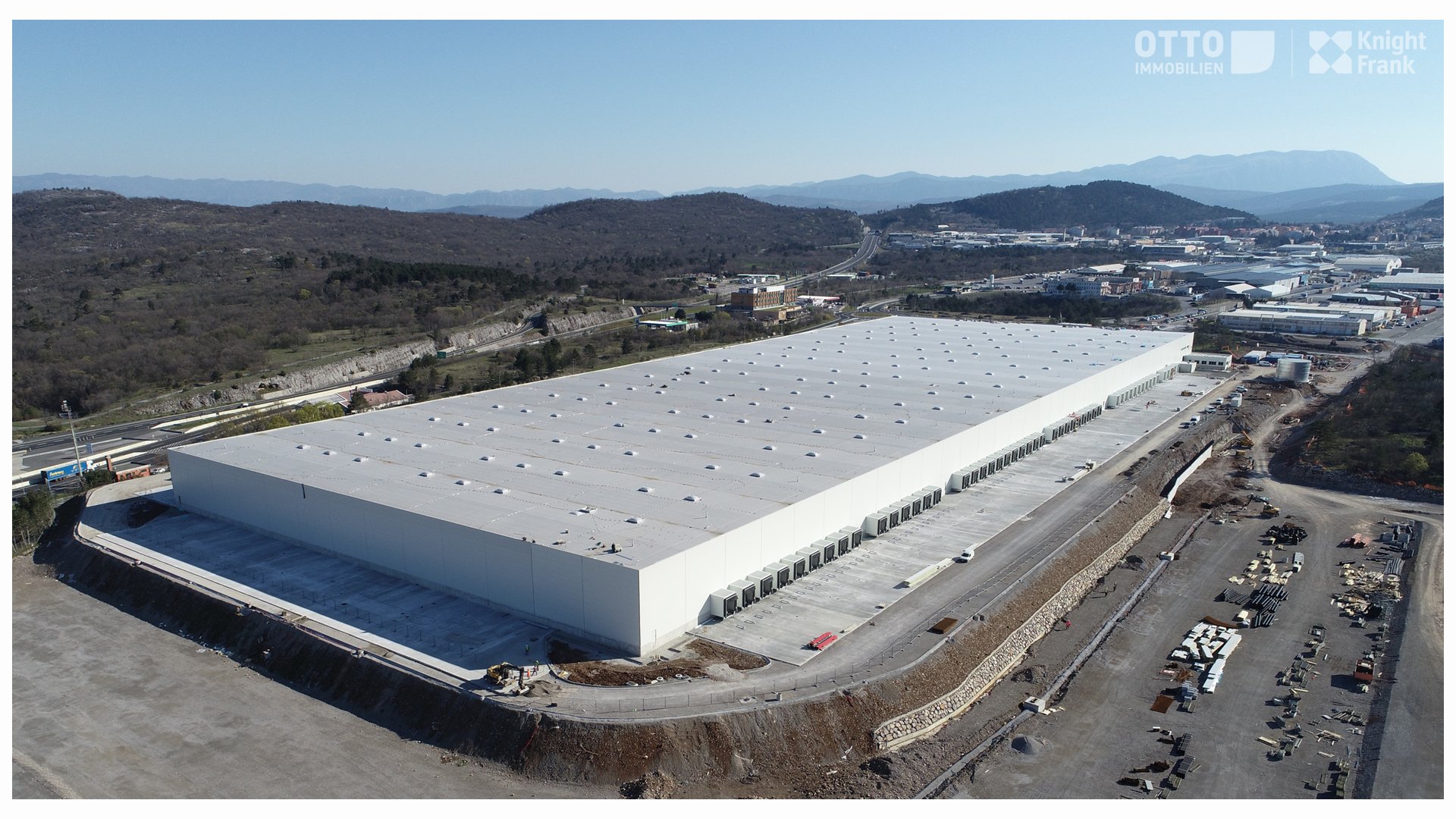 Produktionshalle zur Miete Provisionsfrei 47.370 m² Lagerfläche teilbar ab 5.000 m² Sezana 6210