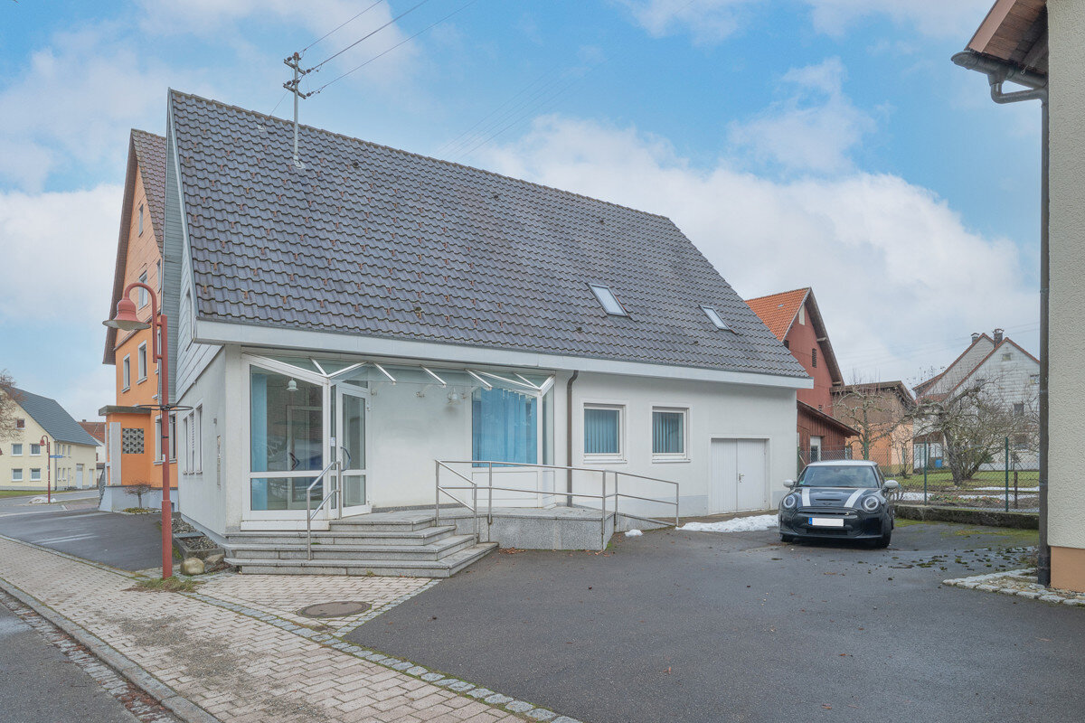 Mehrfamilienhaus zum Kauf 359.100 € 6 Zimmer 162,1 m²<br/>Wohnfläche 306 m²<br/>Grundstück Heinstetten Meßstetten / Heinstetten 72469