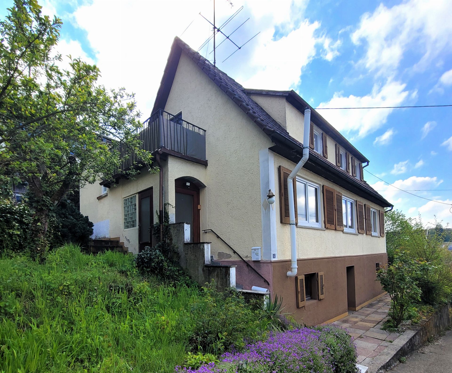 Einfamilienhaus zum Kauf 290.000 € 5 Zimmer 134 m²<br/>Wohnfläche 290 m²<br/>Grundstück Neuenhaus Aichtal 72631