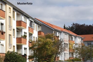 Mehrfamilienhaus zum Kauf Zwangsversteigerung 150.000 € 8 Zimmer 235 m² 291 m² Grundstück Rehau Rehau 95111