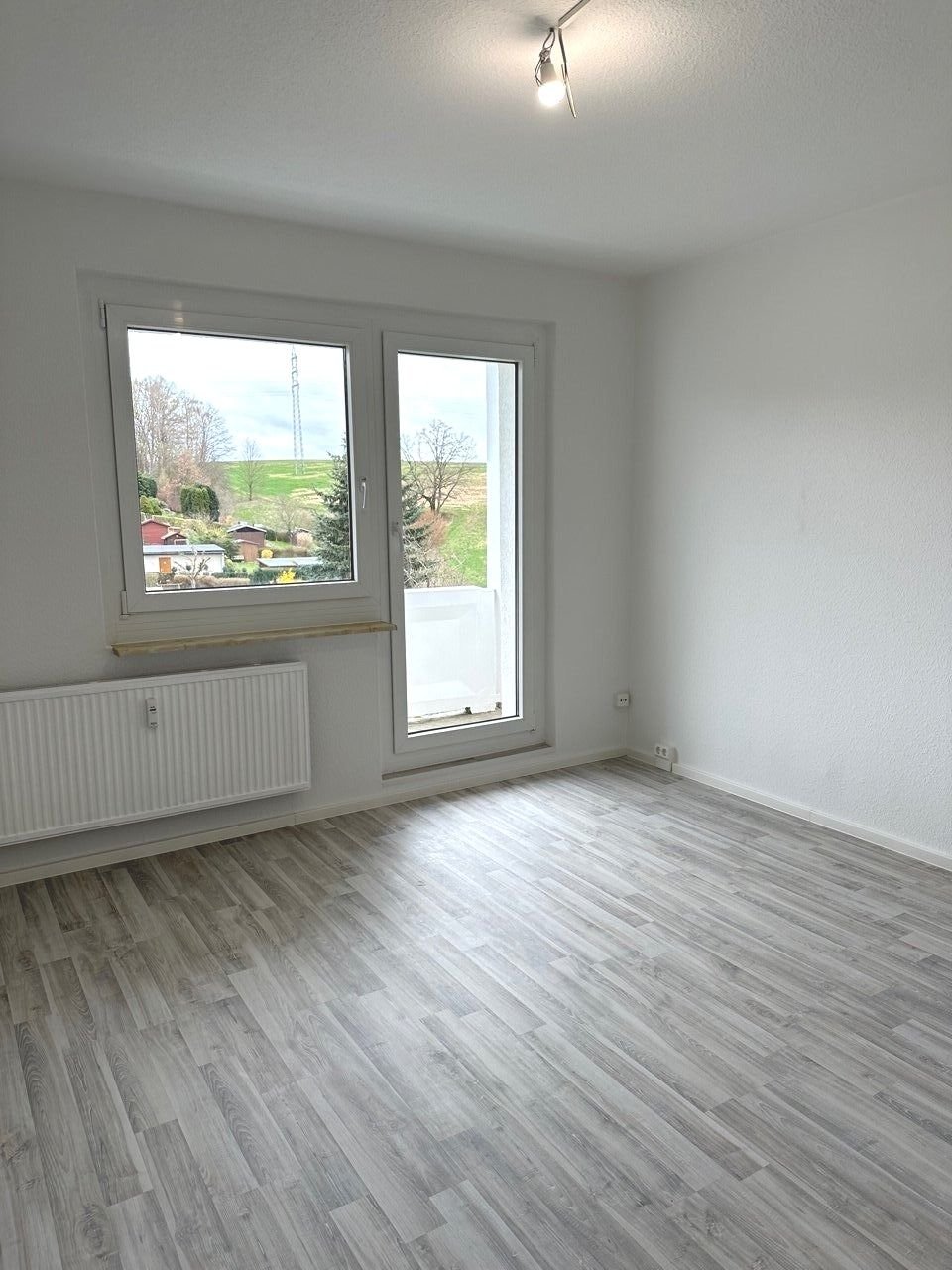 Wohnung zur Miete 276,15 € 3 Zimmer 55,2 m²<br/>Wohnfläche 3.<br/>Geschoss ab sofort<br/>Verfügbarkeit Außenring 16 Thurm Mülsen 08132