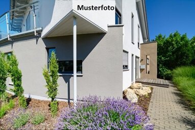 Einfamilienhaus zum Kauf Zwangsversteigerung 482.500 € 1 Zimmer 1 m² 775 m² Grundstück Mörfelden Mörfelden-Walldorf 64546