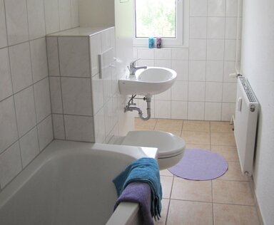 Wohnung zur Miete 279 € 2 Zimmer 50,2 m² 3. Geschoss frei ab 01.12.2024 Schöninger Straße 5 Oschersleben Oschersleben 39387