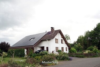 Mehrfamilienhaus zum Kauf Zwangsversteigerung 243.000 € 1 Zimmer 276 m² 2.594 m² Grundstück Krögelstein Hollfeld 96142