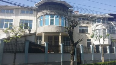 Haus zum Kauf 1.800.000 € 30 Zimmer 850 m² 1.000 m² Grundstück Craiova 200421