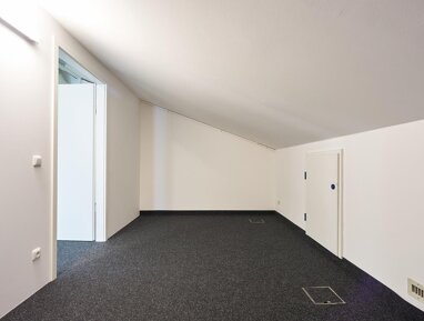 Lagerhalle zur Miete 7 € 11 m² Lagerfläche teilbar ab 11 m² Am Hochacker 3-5 Neukeferloh Grasbrunn 85630