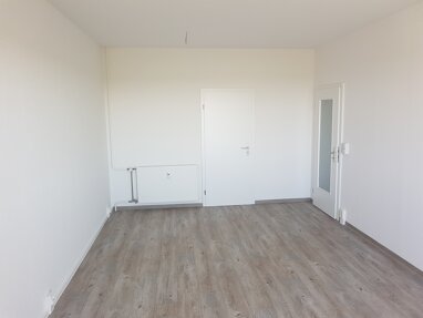 Wohnung zur Miete 415,64 € 4 Zimmer 77 m² 5. Geschoss Dr.-Külz-Str. 27 Großenhain Großenhain 01558