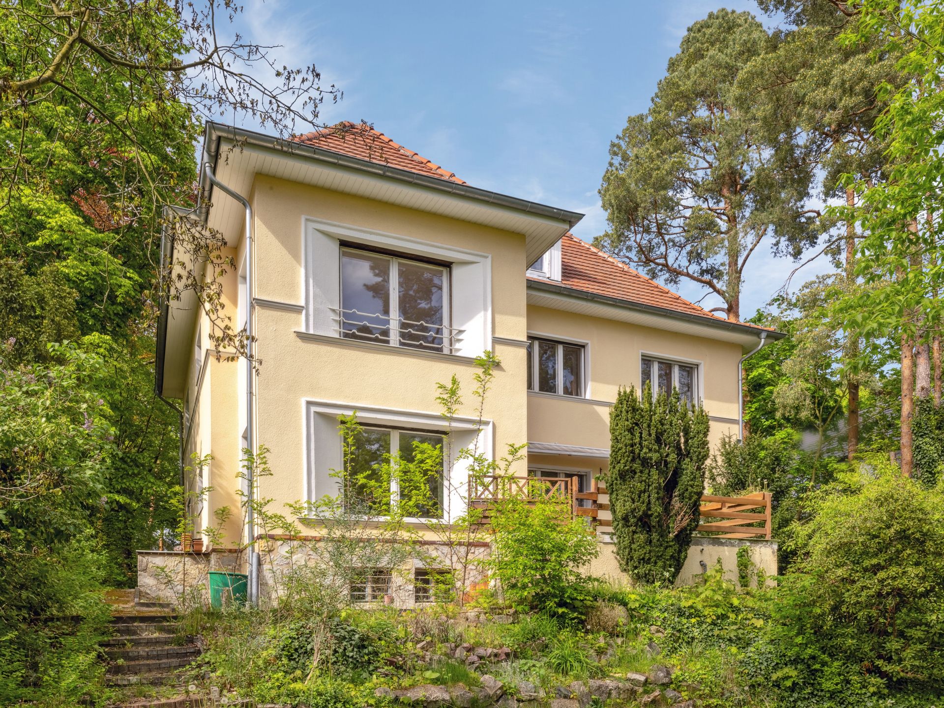 Mehrfamilienhaus zum Kauf 849.000 € 8 Zimmer 293 m²<br/>Wohnfläche 1.227 m²<br/>Grundstück Falkenhain Falkensee 14612