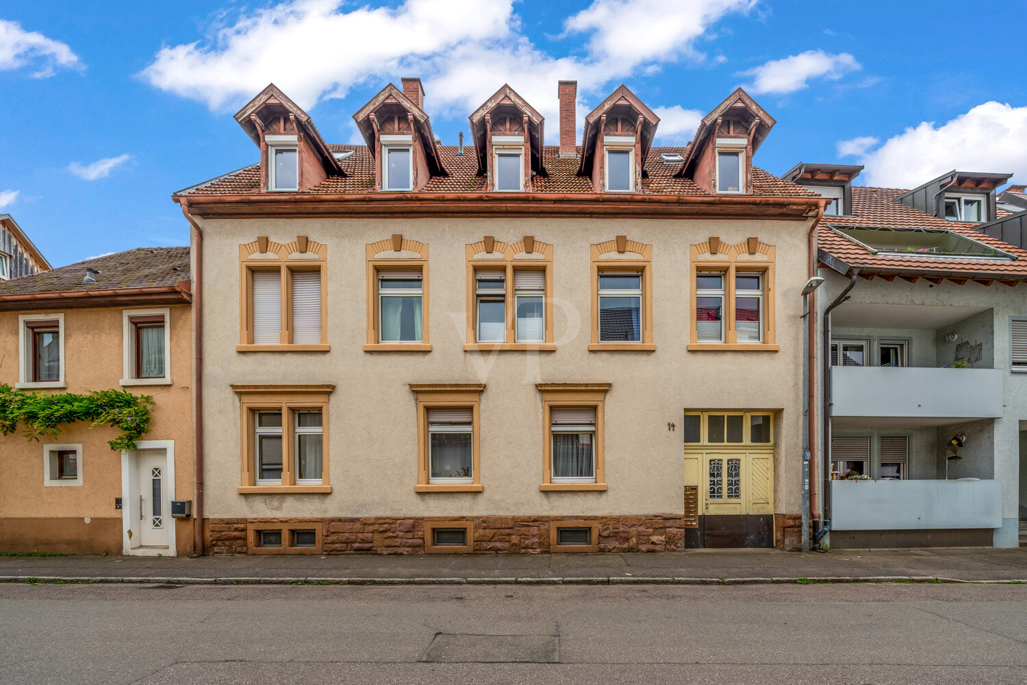 Mehrfamilienhaus zum Kauf 1.250.000 € 24 Zimmer 404 m²<br/>Wohnfläche 413 m²<br/>Grundstück St. Georgen - Nord Freiburg 79111