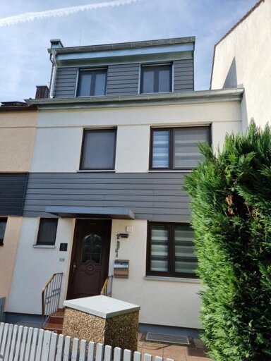 Reihenmittelhaus zum Kauf 449.000 € 5,5 Zimmer 139 m² 201 m² Grundstück Am Wasserturm 2 Buchschwabach Roßtal 90574