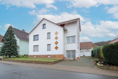 Mehrfamilienhaus zum Kauf 199.000 € 8 Zimmer 268,6 m² 1.735,3 m² Grundstück frei ab sofort Wehrshausen Schenklengsfeld 36277