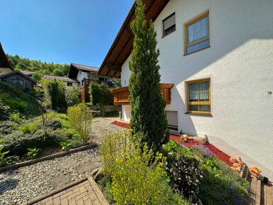 Haus zum Kauf 398.000 € 8 Zimmer 280 m² 908 m² Grundstück Thurmansbang Thurmansbang 94169