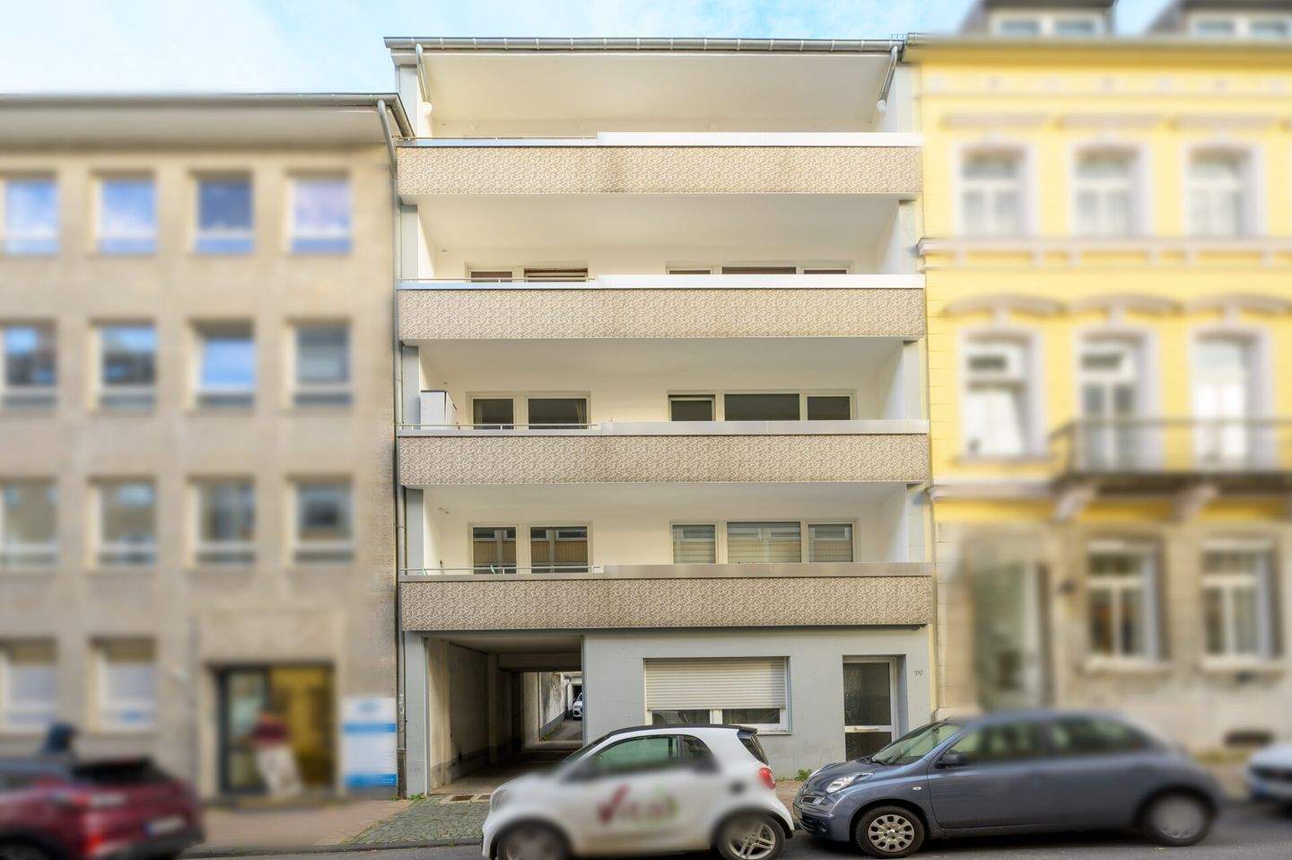 Investieren in Sicherheit: Grundsolides 6-Parteienhaus mit 3 Garagen inmitten des Aachener Zentrums!