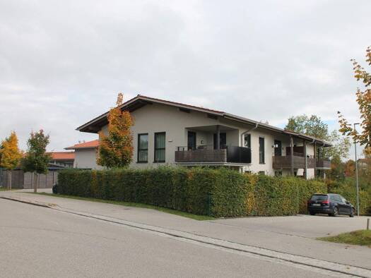 Wohnung zur Miete 900 € 2 Zimmer 74,5 m² 1. Geschoss frei ab sofort Seeon Seeon-Seebruck 83370