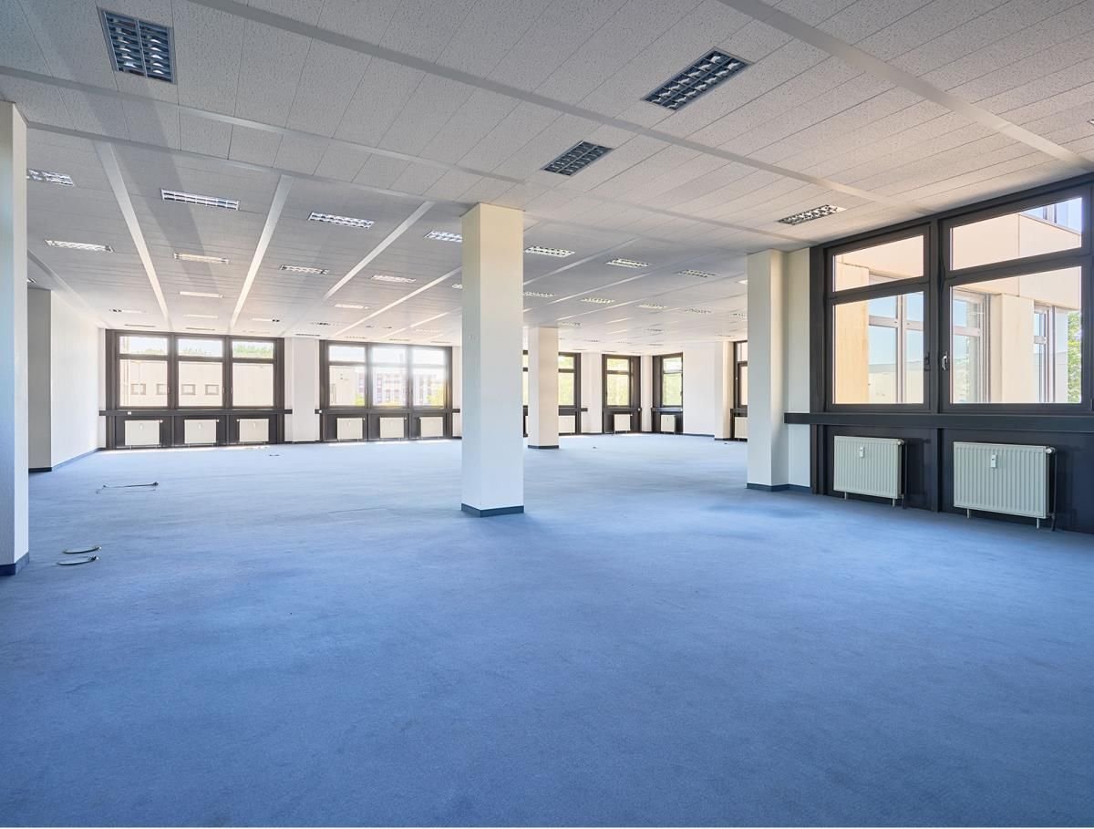 Bürofläche zur Miete 6,50 € 493,9 m²<br/>Bürofläche ab 493,9 m²<br/>Teilbarkeit Fuggerstraße 7-11 Uedesheim Neuss 41468