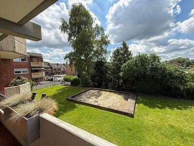 Moderne 4-Zimmer-Wohnung mit Balkon und Stellplatz