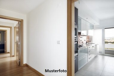 Wohnung zum Kauf Zwangsversteigerung 444.000 € 3 Zimmer 78 m² Möhringen - Süd Stuttgart 70567