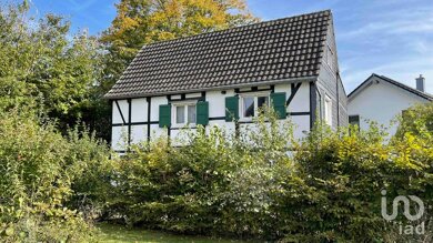 Einfamilienhaus zum Kauf 296.500 € 8 Zimmer 127,5 m² 355 m² Grundstück Bergisch Neukirchen Leverkusen / Bergisch Neukirchen 51381