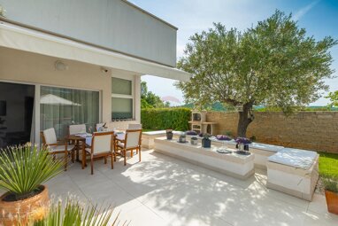 Villa zum Kauf 1.000.000 € 5 Zimmer 224 m² 667 m² Grundstück Rovinj 52210