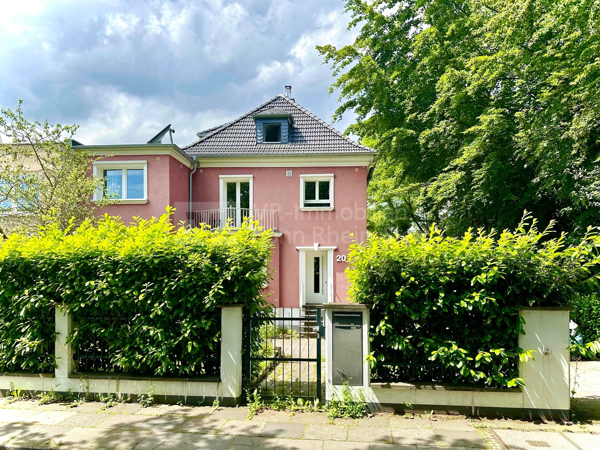 Mehrfamilienhaus zum Kauf 1.300.000 € 8 Zimmer 209,6 m²<br/>Wohnfläche 575 m²<br/>Grundstück Venusberg Bonn 53127