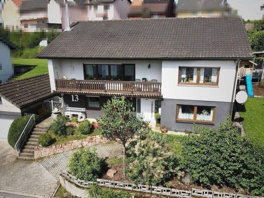 Einfamilienhaus zum Kauf provisionsfrei 560.000 € 10 Zimmer 249,7 m² 902 m² Grundstück frei ab 01.04.2026 Lohrbach Mosbach 74821