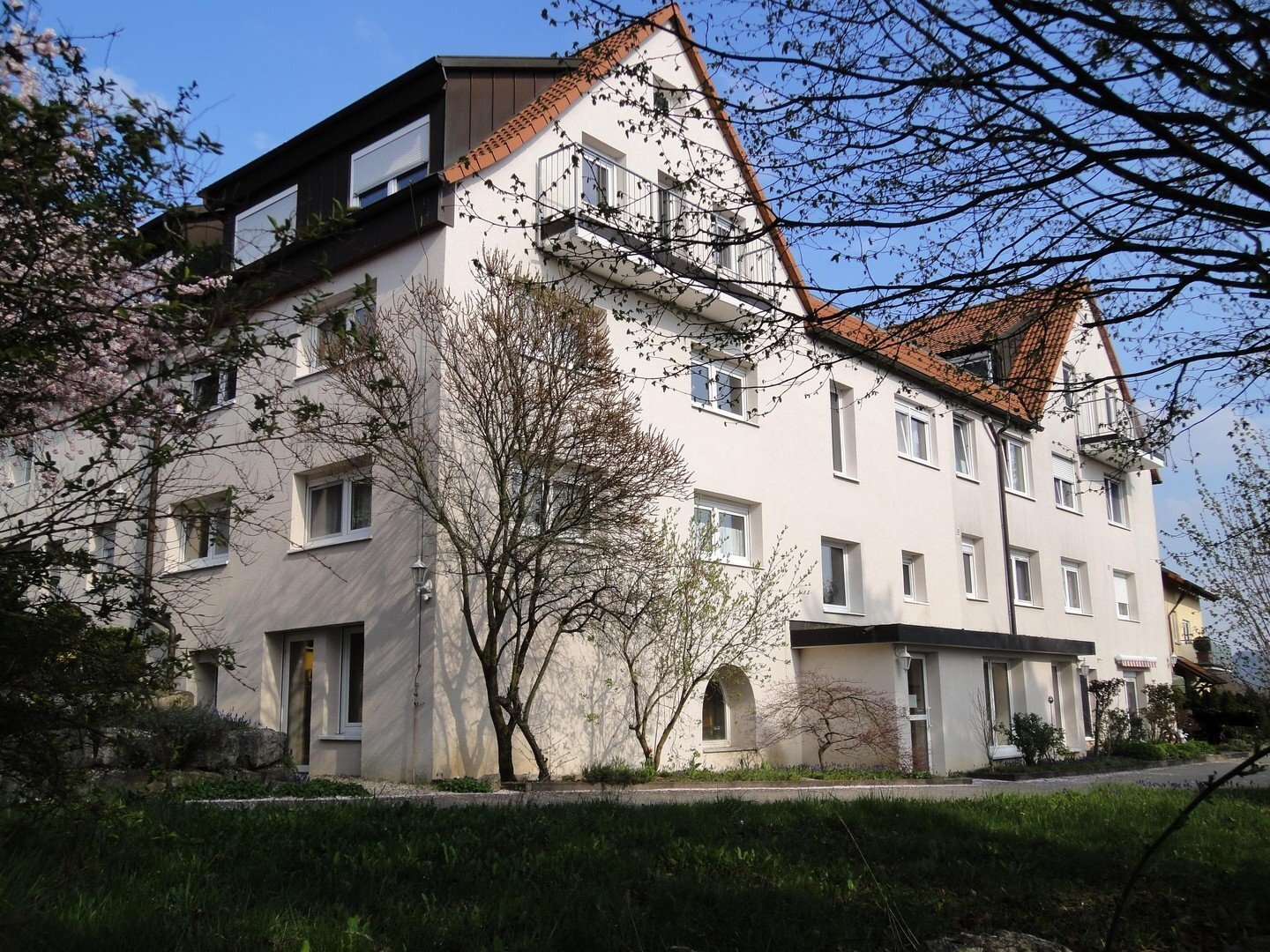 Mehrfamilienhaus zur Miete 10.900 € 19 Zimmer 892 m²<br/>Wohnfläche 4.348 m²<br/>Grundstück Adolzfurter Hälden 11 Adolzfurt Bretzfeld 74626