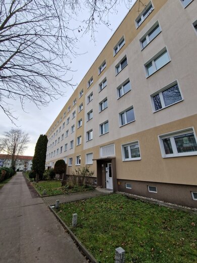 Wohnung zur Miete 339 € 3 Zimmer 56,8 m² 3. Geschoss frei ab sofort Bernhard-Kellermann-Str. 15 Leipziger Str. Magdeburg 39120