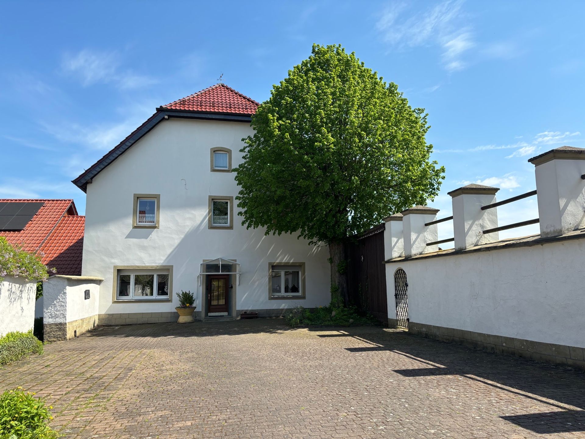 Haus zum Kauf 14 Zimmer 376 m²<br/>Wohnfläche 1.355 m²<br/>Grundstück Bad Wünnenberg Bad Wünnenberg 33181