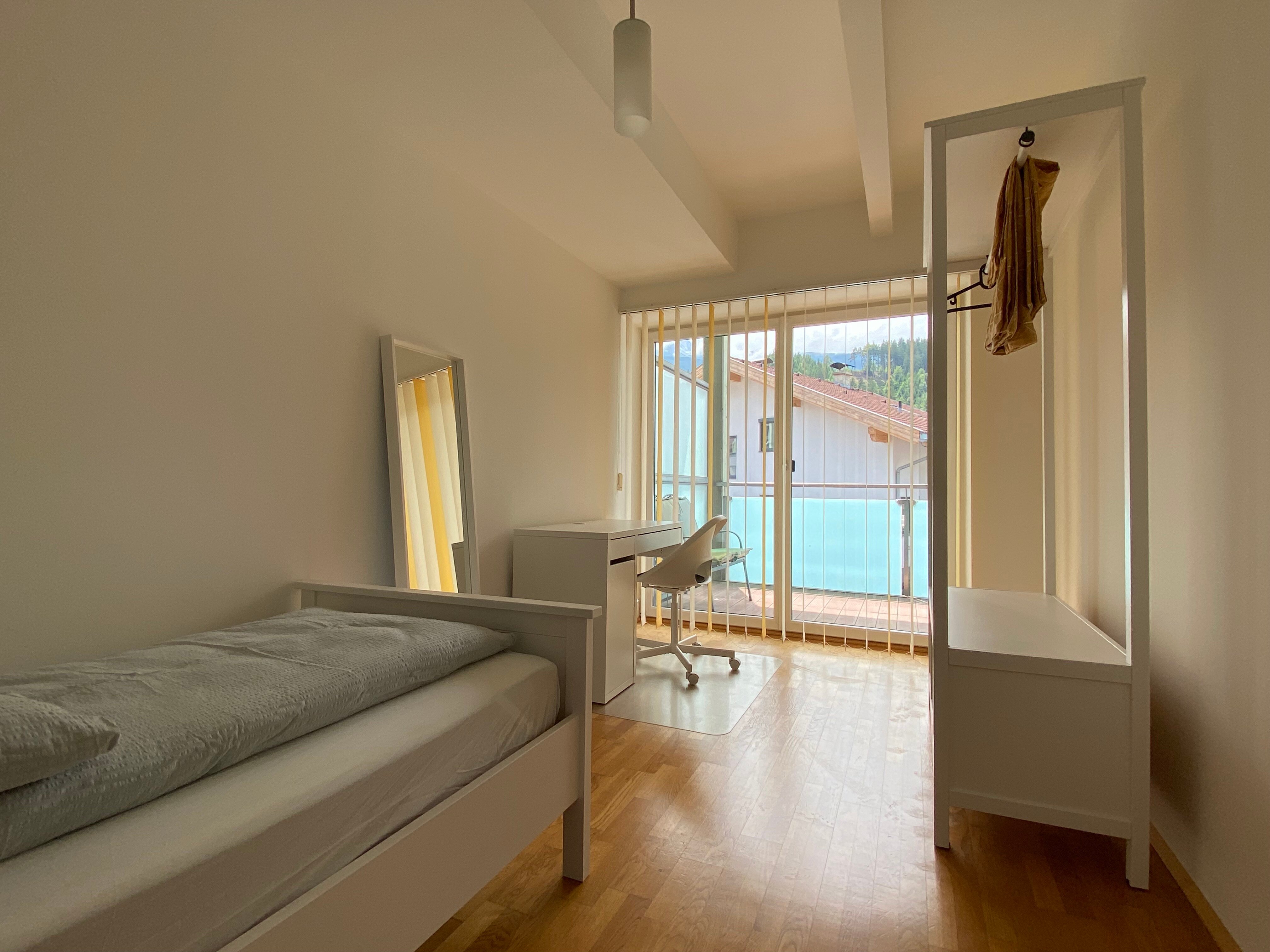 WG-Zimmer zur Miete Wohnen auf Zeit 1.100 € 12 m² 1. Geschoss frei ab sofort Felseckstraße 2 Wilten Innsbruck-Stadt 6020