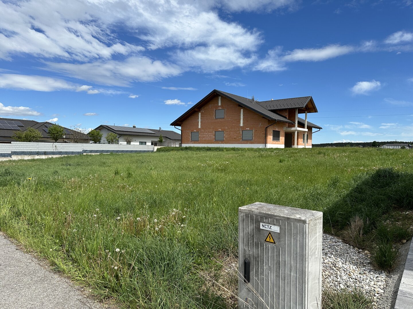 Grundstück zum Kauf 165.000 € 916 m²<br/>Grundstück Neukirchen an der Enknach 5145