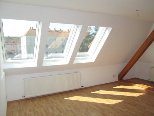 Wohnung zur Miete 460 € 4 Zimmer 77,5 m² 3. Geschoss frei ab 01.03.2026 Industriesiedlung 10 Ruppertsgrün Fraureuth 08427