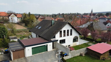 Einfamilienhaus zum Kauf provisionsfrei 574.000 € 12 Zimmer 289 m² 1.024 m² Grundstück Bismarckstr. 18 Schwanfeld 97523