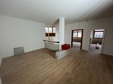 Wohnung zur Miete 870 € 4 Zimmer 105 m² EG frei ab sofort Raiffeisenstr. 1 Emersacker 86494