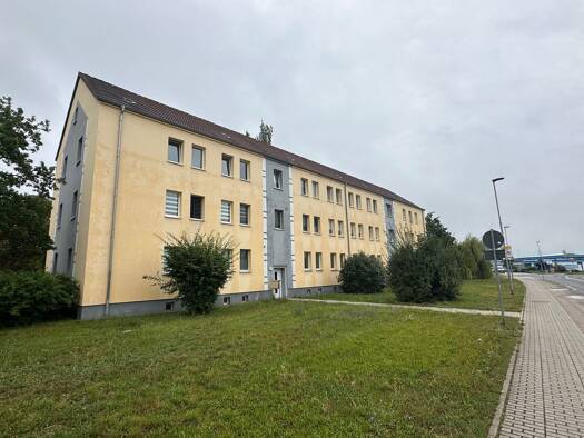 Wohnung zur Miete 889 € 5 Zimmer 127 m² 1. Geschoss frei ab sofort Straße des Friedens 3 Merseburg 06217