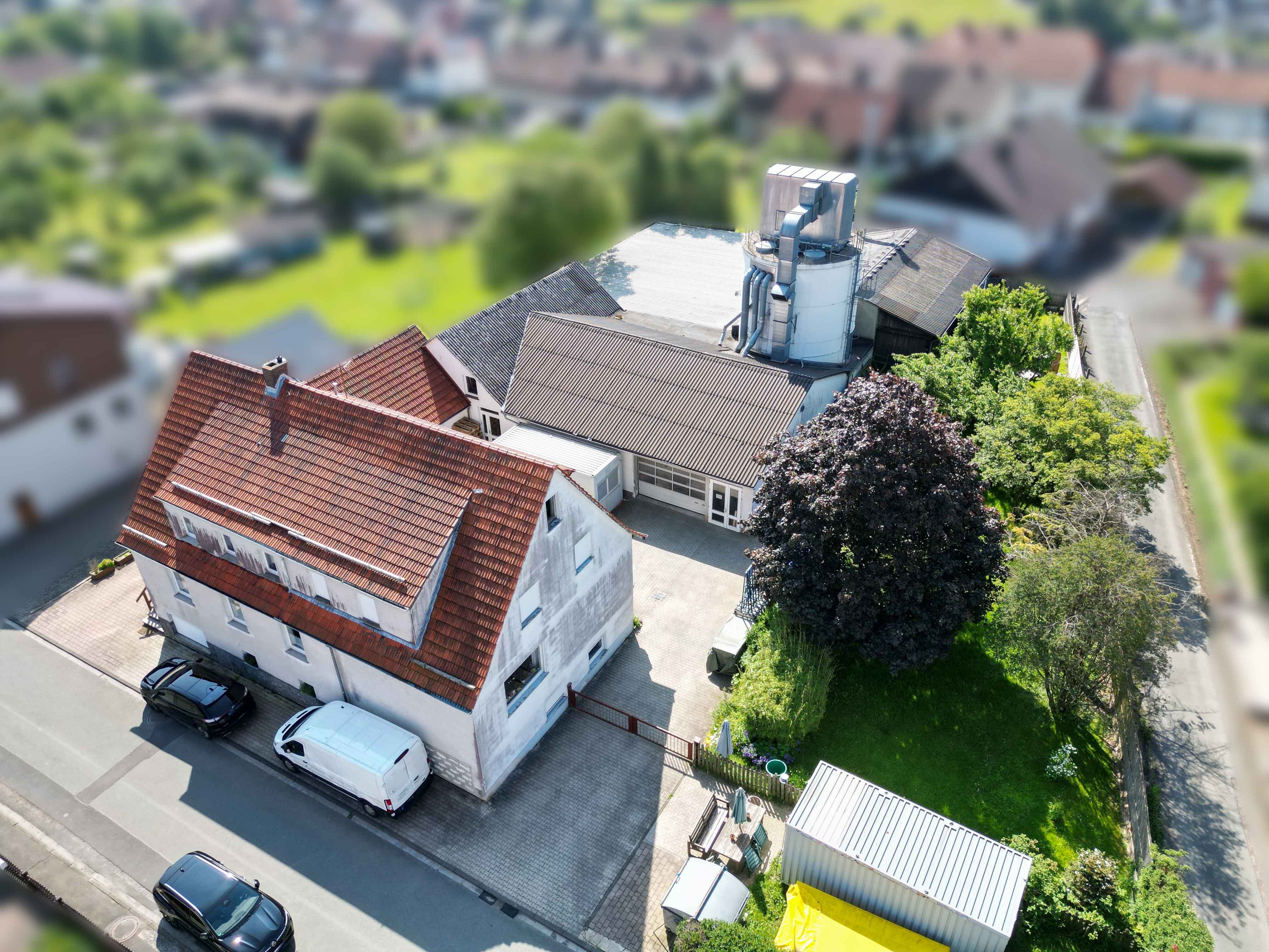 Mehrfamilienhaus zum Kauf 469.000 € 8 Zimmer 230 m²<br/>Wohnfläche 1.960 m²<br/>Grundstück Löhlbach Haina 35114