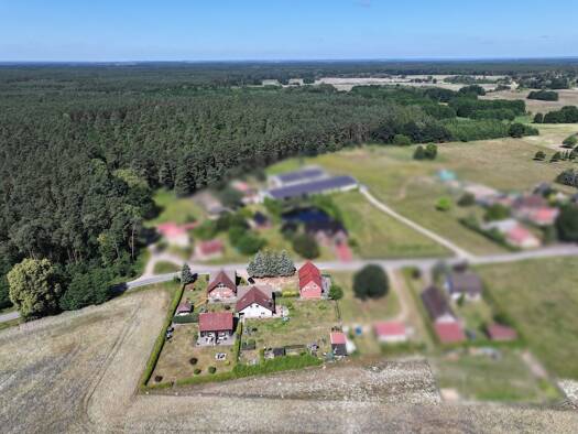 Haus zum Kauf 699.000 € 23 Zimmer 640 m² 3.572 m² Grundstück Qualzow Mirow 17252