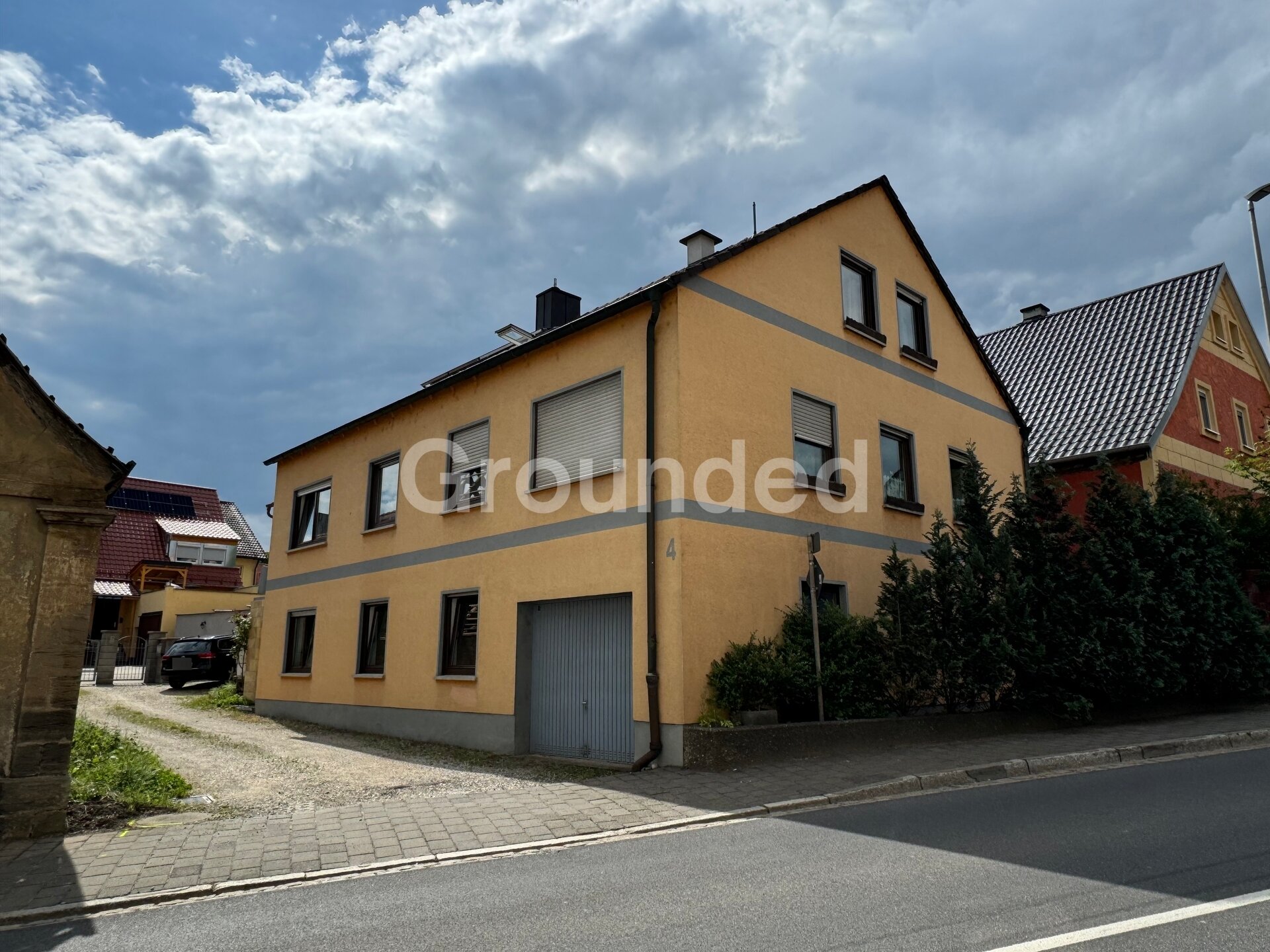 Mehrfamilienhaus zum Kauf 365.000 € 8 Zimmer 221 m²<br/>Wohnfläche 307 m²<br/>Grundstück Bamberger Straße 4 Baunach Baunach 96148