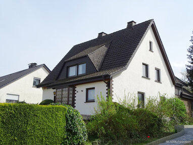 Einfamilienhaus zum Kauf 269.000 € 7 Zimmer 207,7 m² 1.165 m² Grundstück Friedrich-Wilhelm-Weber-Straße 26 Nieheim Nieheim 33039