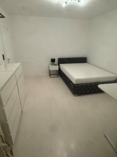 WG-Zimmer zur Miete 475 € 15 m² frei ab 01.03.2025 Fleckenwaldweg 6 Botnang - Ost Stuttgart 70195