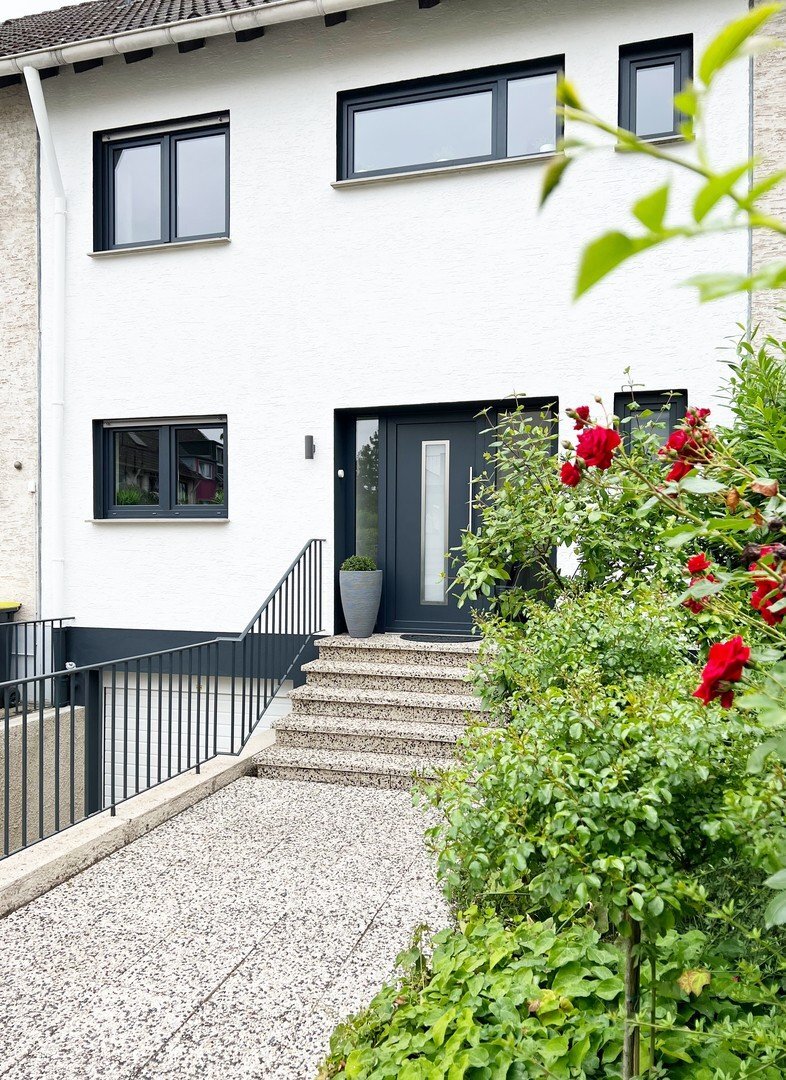 Reihenmittelhaus zum Kauf Provisionsfrei 590.000 € 6 Zimmer 158 m²<br/>Wohnfläche 204 m²<br/>Grundstück Rheinbach Rheinbach 53359