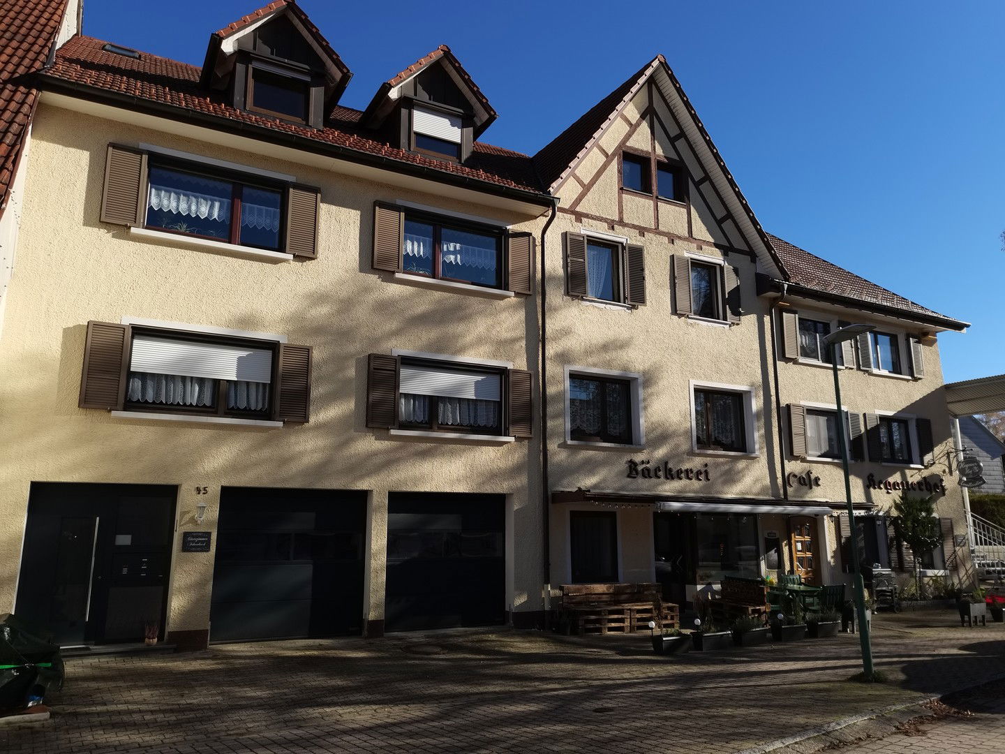 Mehrfamilienhaus zum Kauf provisionsfrei 700.000 € 15 Zimmer 395 m²<br/>Wohnfläche 1.064 m²<br/>Grundstück Riedöschingen Blumberg 78176